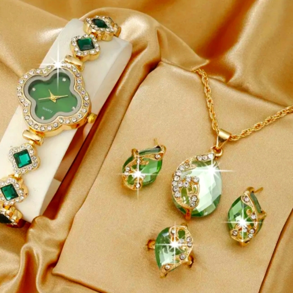 Quartz watch and jewelry set